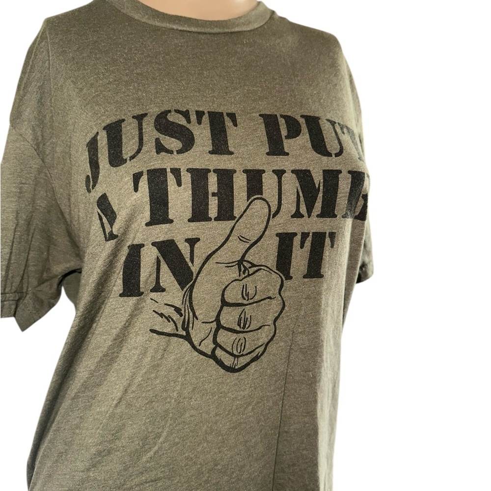 ❤️Bunkermade - Graphic Tee - Just Put A Thumb In It